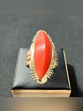 VTG Native American NAVAJO 14K Yellow Gold Mediterranean Red Coral Signed RING